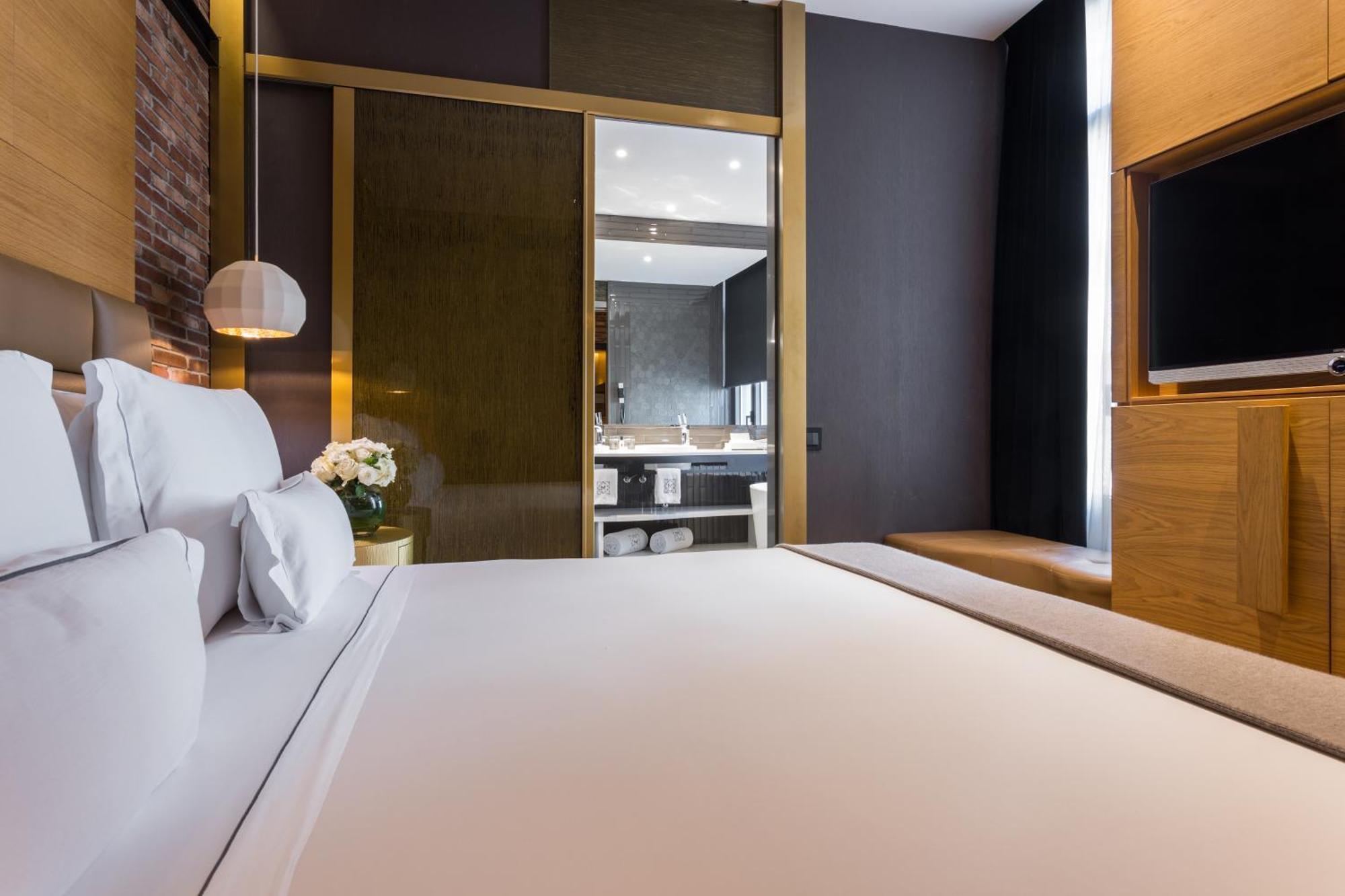 Monument Hotell 5*
