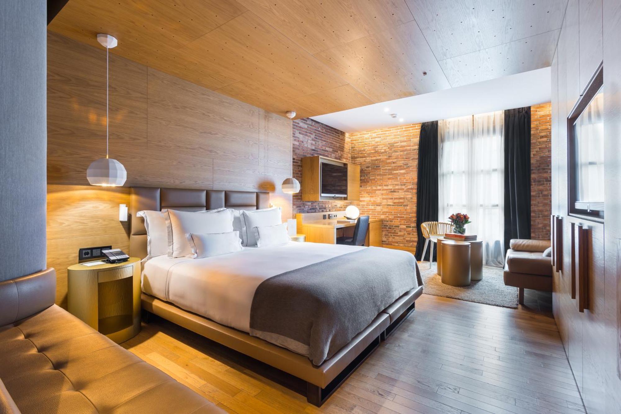 Monument Hotell 5*